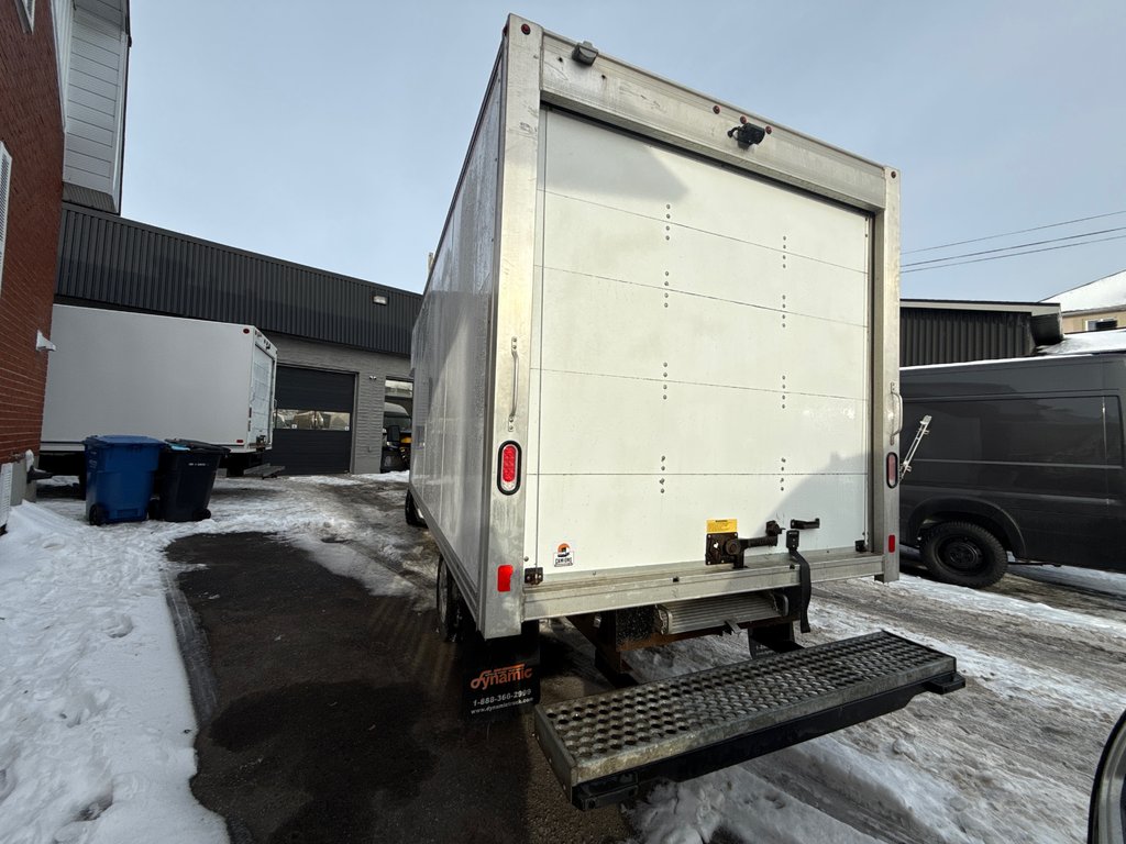 Ford T-250 CUBE 14' 14 PIEDS ROUE SIMPLE *OVERCAB* 2023 à Repentigny, Québec - 3 - w1024h768px