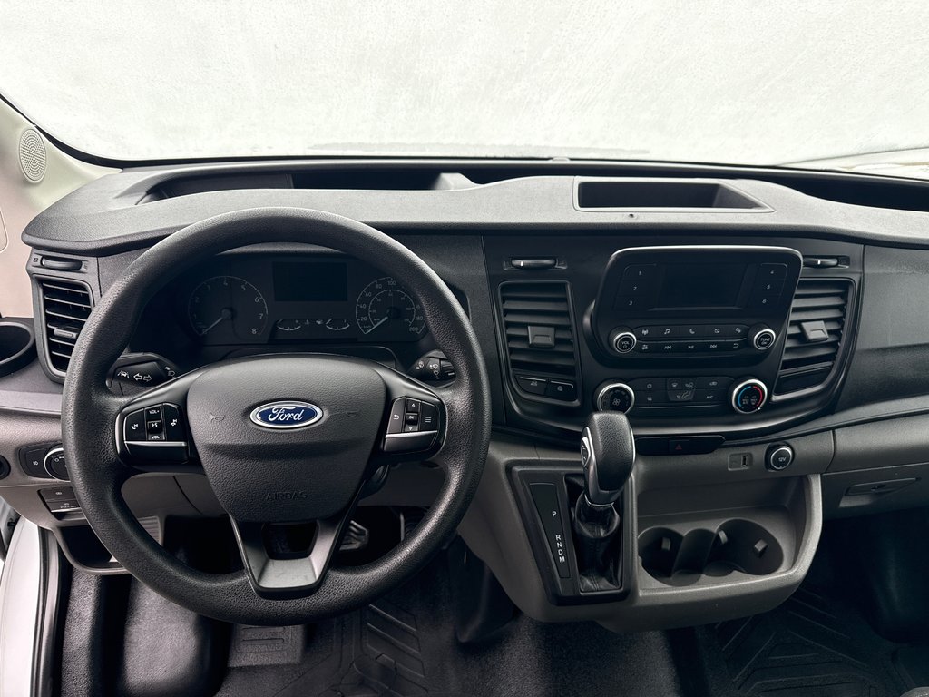 Ford T-250 CUBE 14' 14' PIEDS 2023 à Repentigny, Québec - 13 - w1024h768px