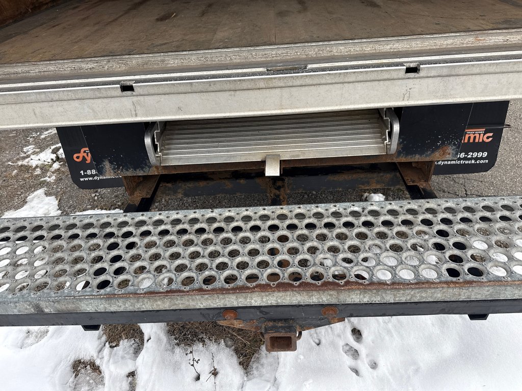 Ford T-250 CUBE 14' 14' PIEDS 2023 à Repentigny, Québec - 11 - w1024h768px