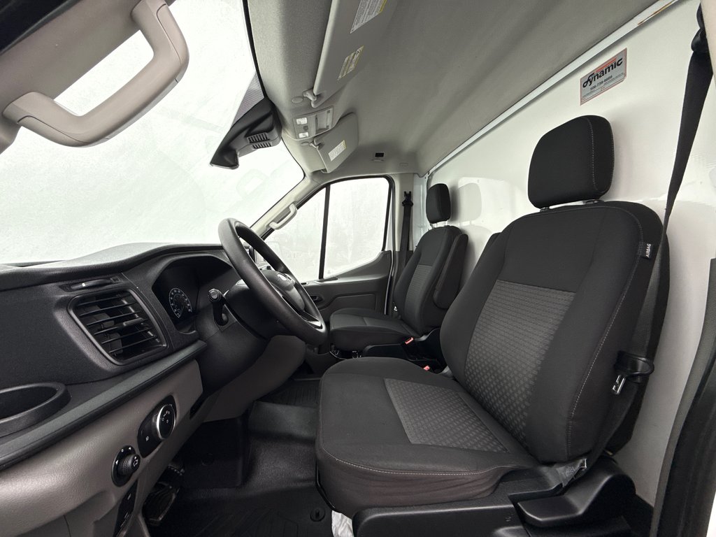 Ford T-250 CUBE 14' 14' PIEDS 2023 à Repentigny, Québec - 12 - w1024h768px