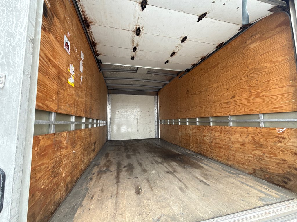 Ford T-250 CUBE 14' 14' PIEDS 2023 à Repentigny, Québec - 10 - w1024h768px