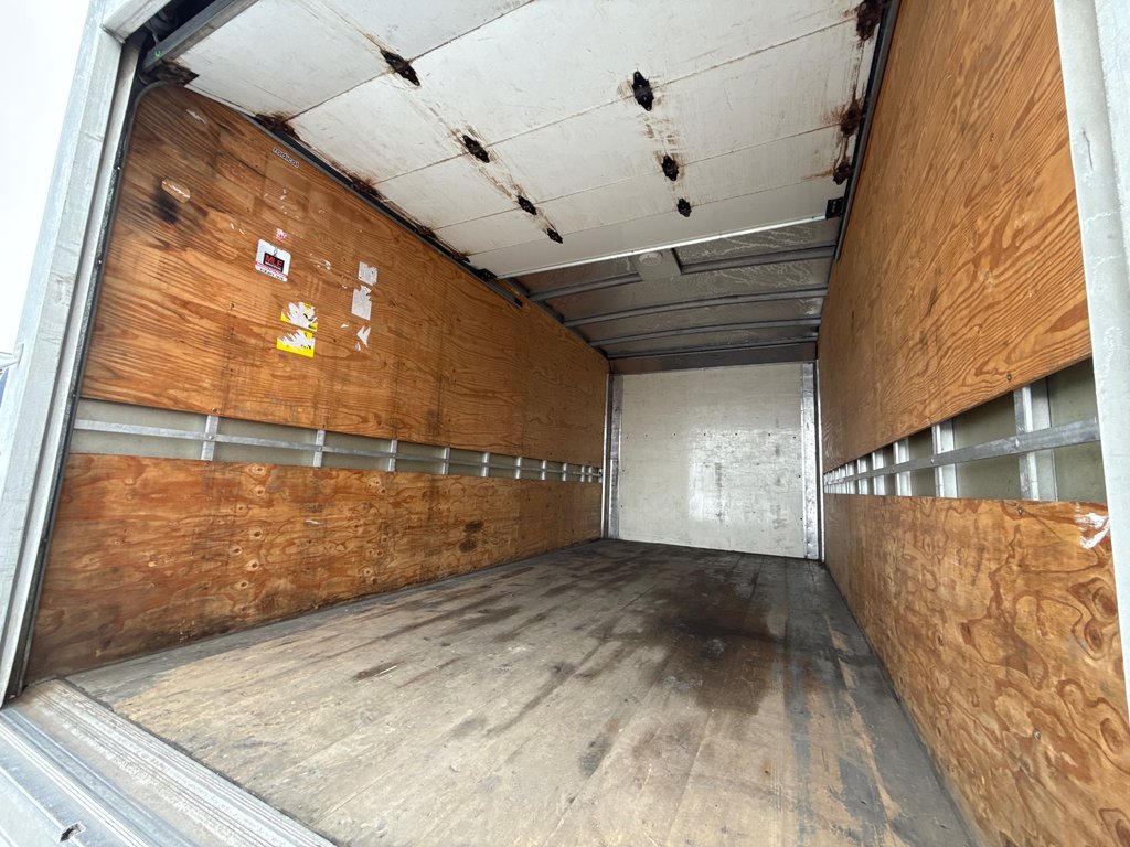 Ford T-250 CUBE 14' 14' PIEDS 2023 à Repentigny, Québec - 9 - w1024h768px