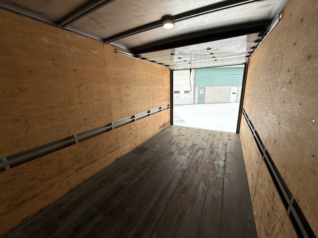 Ford Transit Cargo Van CUBE 14 PIEDS 2023 à Repentigny, Québec - 13 - w1024h768px