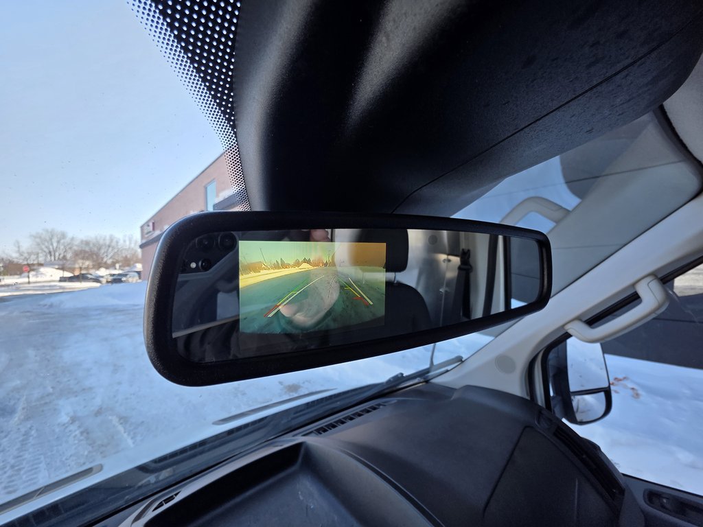 2015 Ford Transit Cargo Van T-250 Medium Roof 148' in Repentigny, Quebec - 8 - w1024h768px