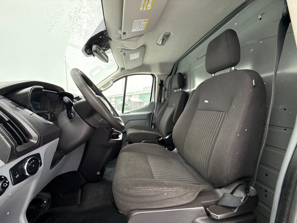 2016 Ford Transit Cargo Van T-250 Low Roof 130' in Repentigny, Quebec - 14 - w1024h768px