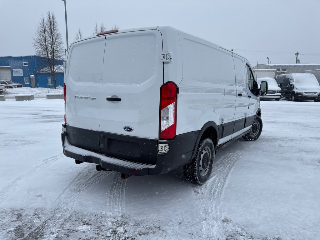 2016 Ford Transit Cargo Van T-250 Low Roof 130' in Repentigny, Quebec - 6 - w1024h768px