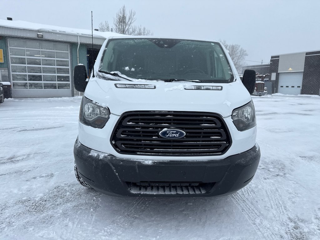 2016 Ford Transit Cargo Van T-250 Low Roof 130' in Repentigny, Quebec - 9 - w1024h768px