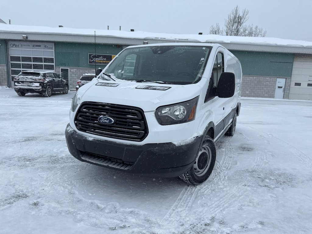 2016 Ford Transit Cargo Van T-250 Low Roof 130' in Repentigny, Quebec - 1 - w1024h768px