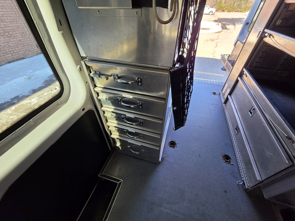 2016 Ford Transit Cargo Van T-250 High Roof 148' in Repentigny, Quebec - 20 - w1024h768px