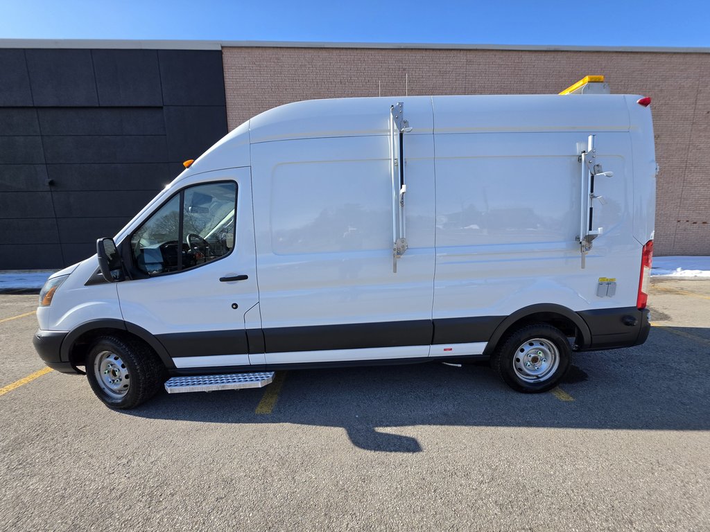 2016 Ford Transit Cargo Van T-250 High Roof 148' in Repentigny, Quebec - 9 - w1024h768px