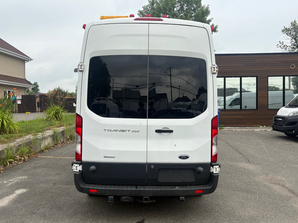 2016 Ford Transit Cargo Van T-250 High Roof 148' in Repentigny, Quebec - 7 - w1024h768px