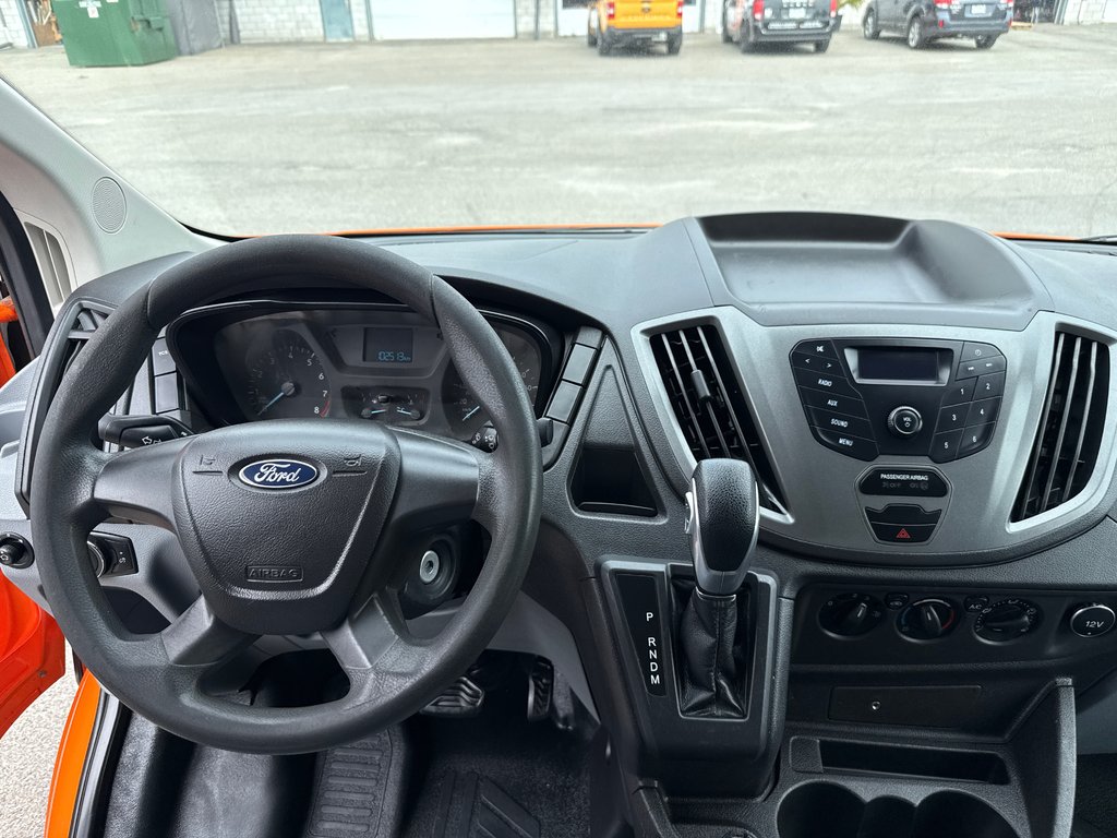 Ford Transit Cargo Van T-150 Low Roof 148' 2017 à Saint-Sulpice, Québec - 13 - w1024h768px