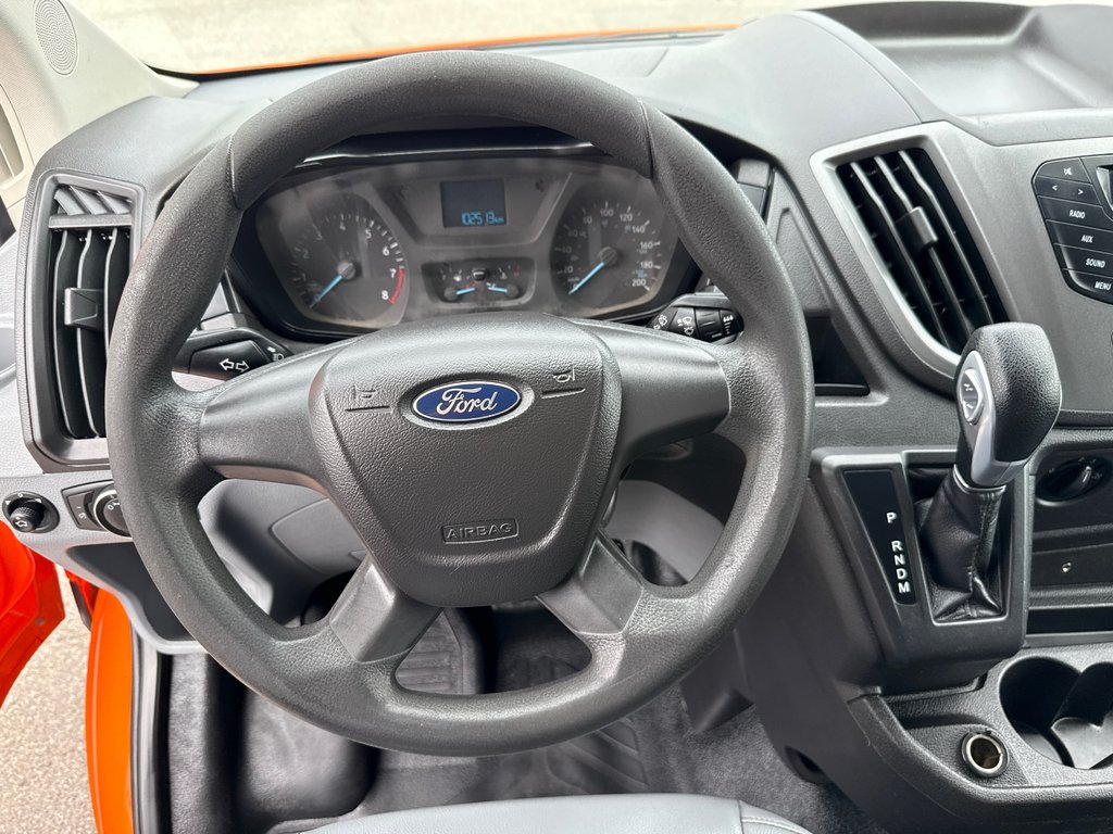 Ford Transit Cargo Van T-150 Low Roof 148' 2017 à Saint-Sulpice, Québec - 14 - w1024h768px