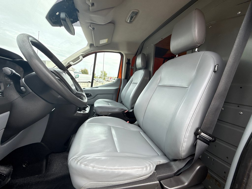 Ford Transit Cargo Van T-150 Low Roof 148' 2017 à Saint-Sulpice, Québec - 11 - w1024h768px