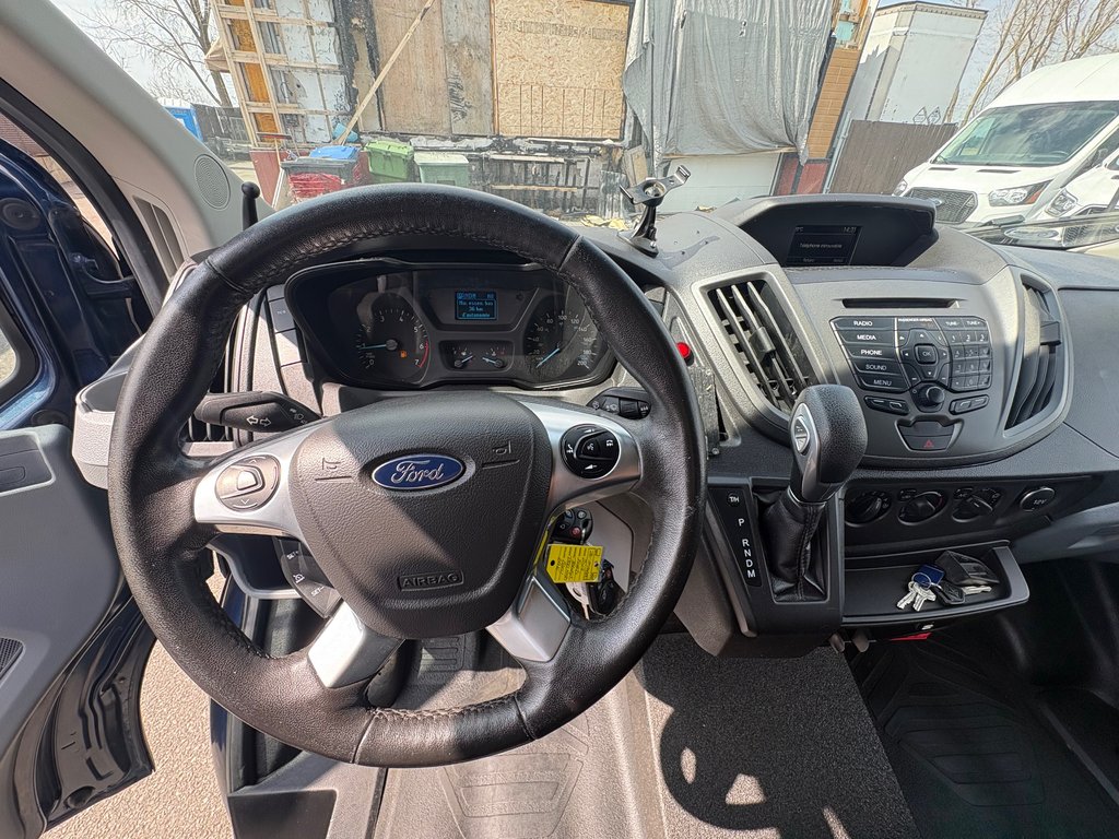 Ford Transit Cargo Van T-350 High Roof 148' 2017 à Repentigny, Québec - 13 - w1024h768px