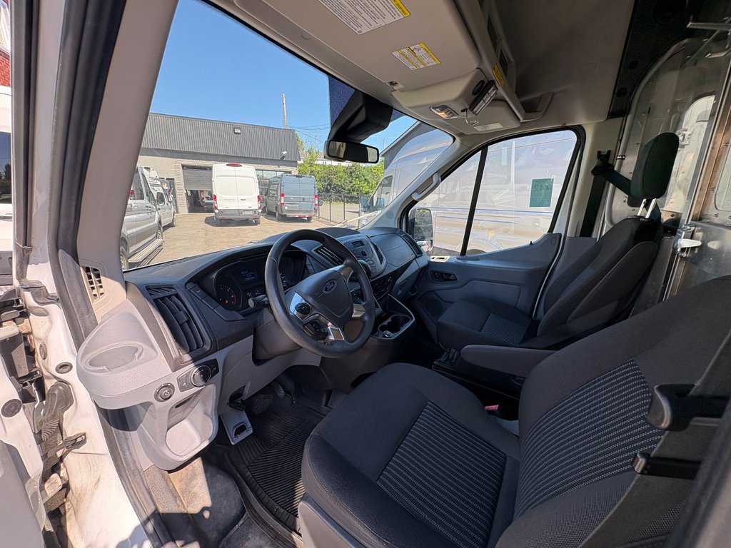 Ford Transit Cargo Van T-350 High Roof 148' 2017 à Repentigny, Québec - 11 - w1024h768px