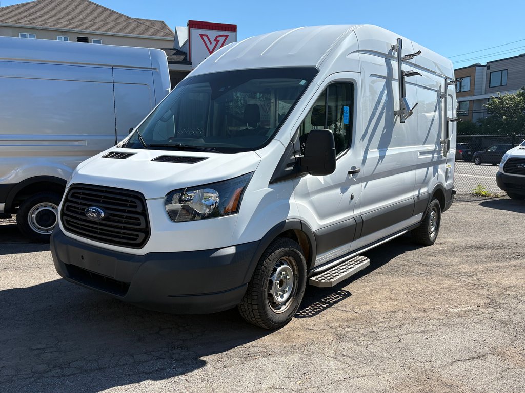 Ford Transit Cargo Van T-350 High Roof 148' 2017 à Repentigny, Québec - 1 - w1024h768px