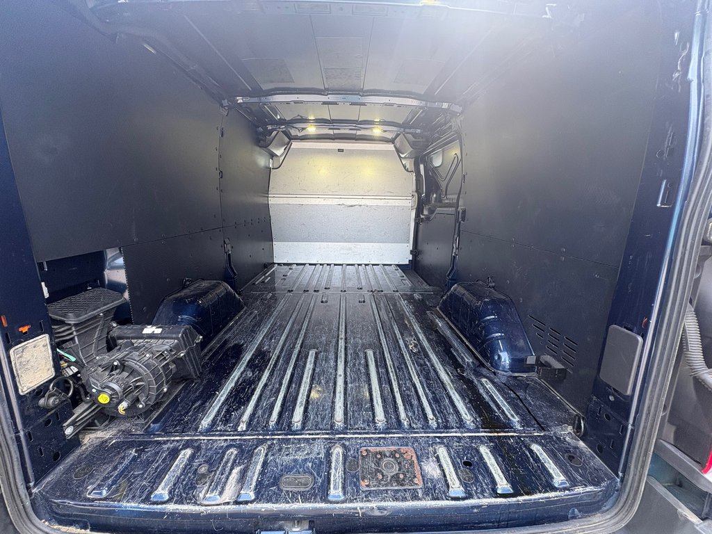 Ford Transit Cargo Van T-150 Low Roof 130' 2017 à Repentigny, Québec - 10 - w1024h768px
