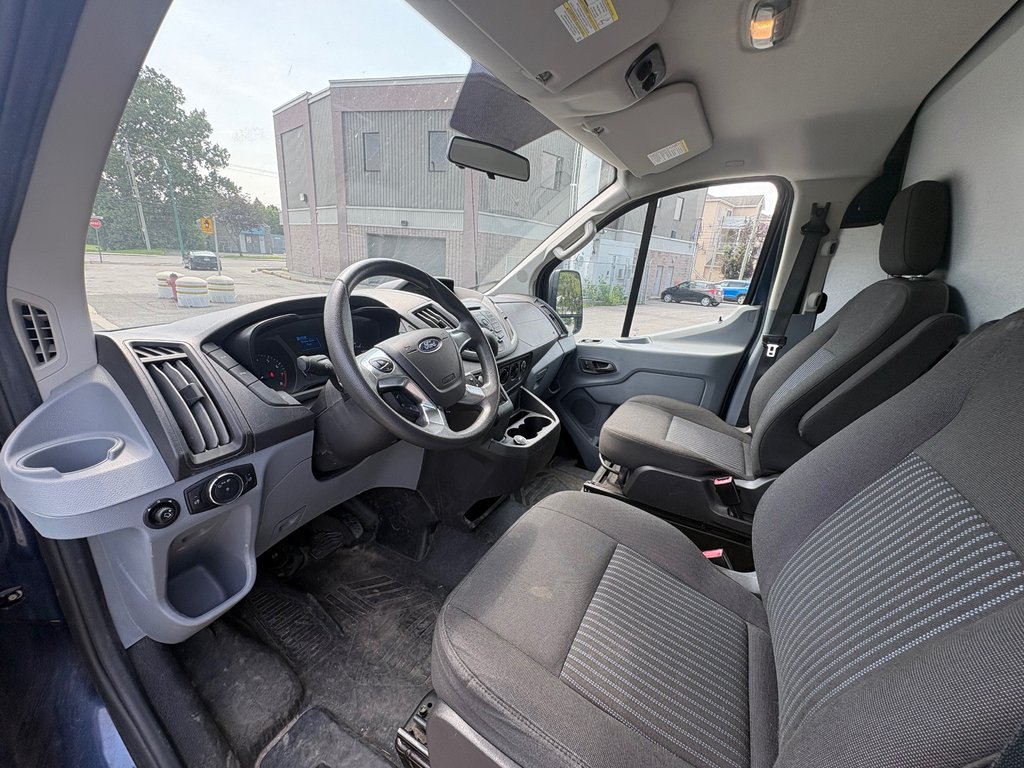 Ford Transit Cargo Van T-150 Low Roof 130' 2017 à Repentigny, Québec - 14 - w1024h768px