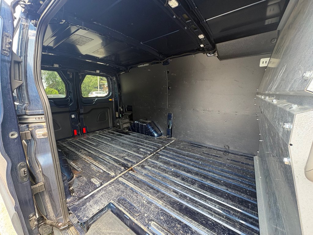 Ford Transit Cargo Van T-150 Low Roof 130' 2017 à Repentigny, Québec - 12 - w1024h768px