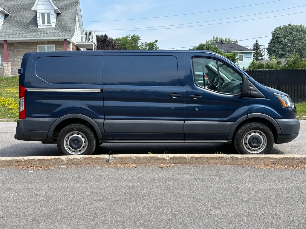 Ford Transit Cargo Van T-150 Low Roof 130' 2017 à Repentigny, Québec - 5 - w1024h768px