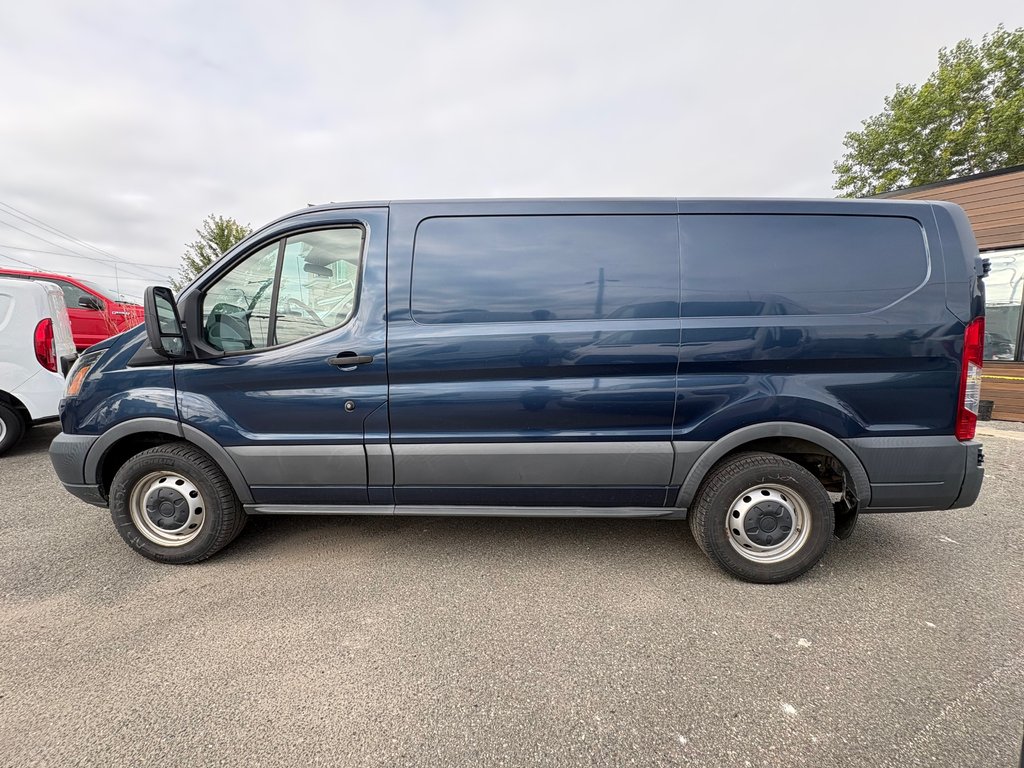 2017 Ford Transit Cargo Van T-150 Low Roof 130' in Saint-Sulpice, Quebec - 9 - w1024h768px