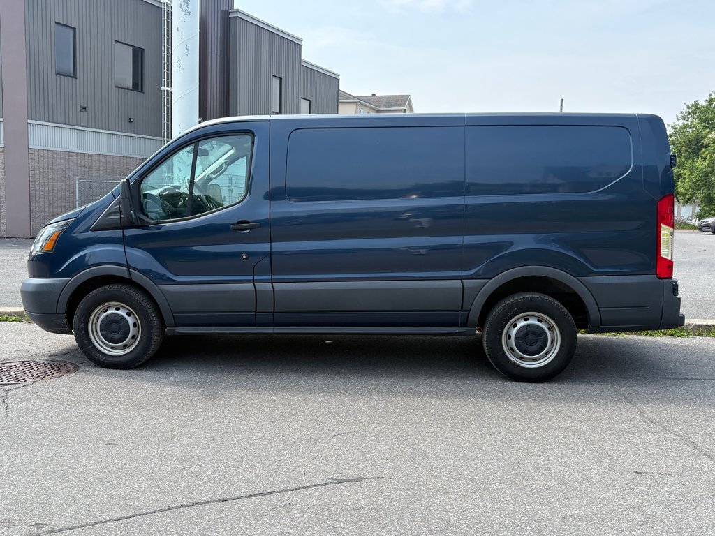 Ford Transit Cargo Van T-150 Low Roof 130' 2017 à Repentigny, Québec - 9 - w1024h768px