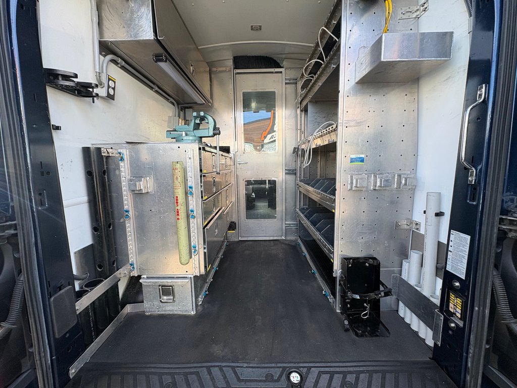Ford Transit Cargo Van T-350 High Roof 148' 2017 à Saint-Sulpice, Québec - 9 - w1024h768px
