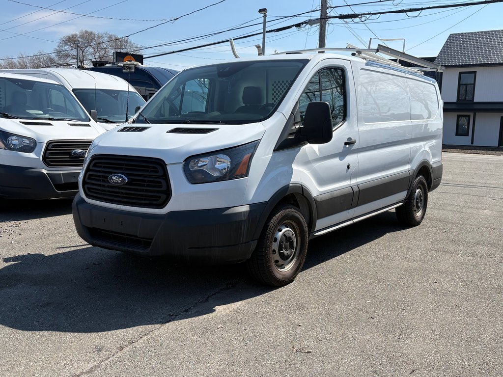 2018 Ford Transit Cargo Van T-150 Low Roof 130' in Repentigny, Quebec - 1 - w1024h768px