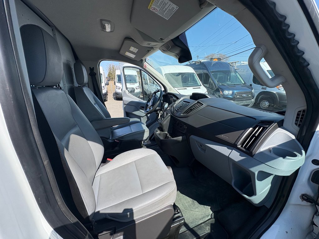 2018 Ford Transit Cargo Van T-150 Low Roof 130' in Repentigny, Quebec - 10 - w1024h768px
