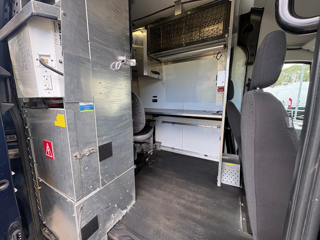 2018 Ford Transit Cargo Van T-350 High Roof 148' in Repentigny, Quebec - 10 - w1024h768px