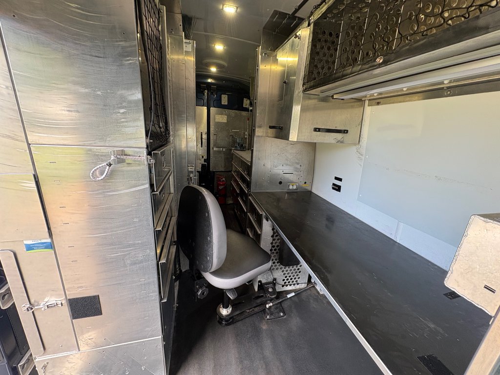 2018 Ford Transit Cargo Van T-350 High Roof 148' in Repentigny, Quebec - 11 - w1024h768px