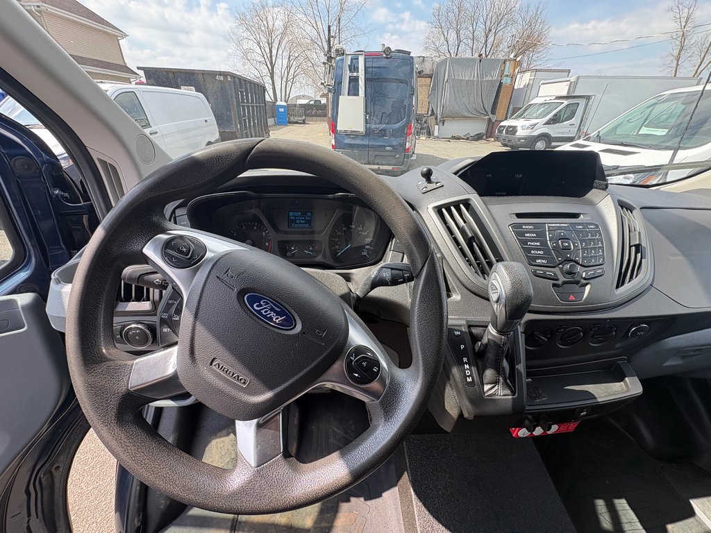 Ford Transit Cargo Van T-350 High Roof 148' 2018 à Repentigny, Québec - 12 - w1024h768px