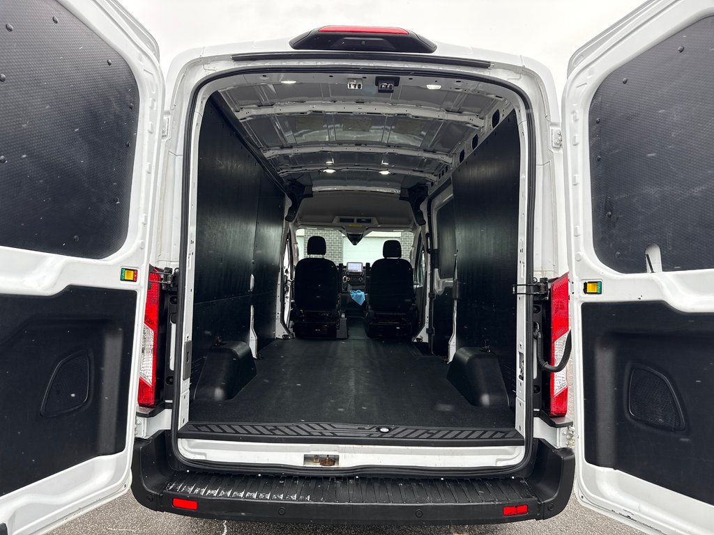 Ford Transit Cargo Van T-250 Medium Roof 148' 2020 à Repentigny, Québec - 11 - w1024h768px