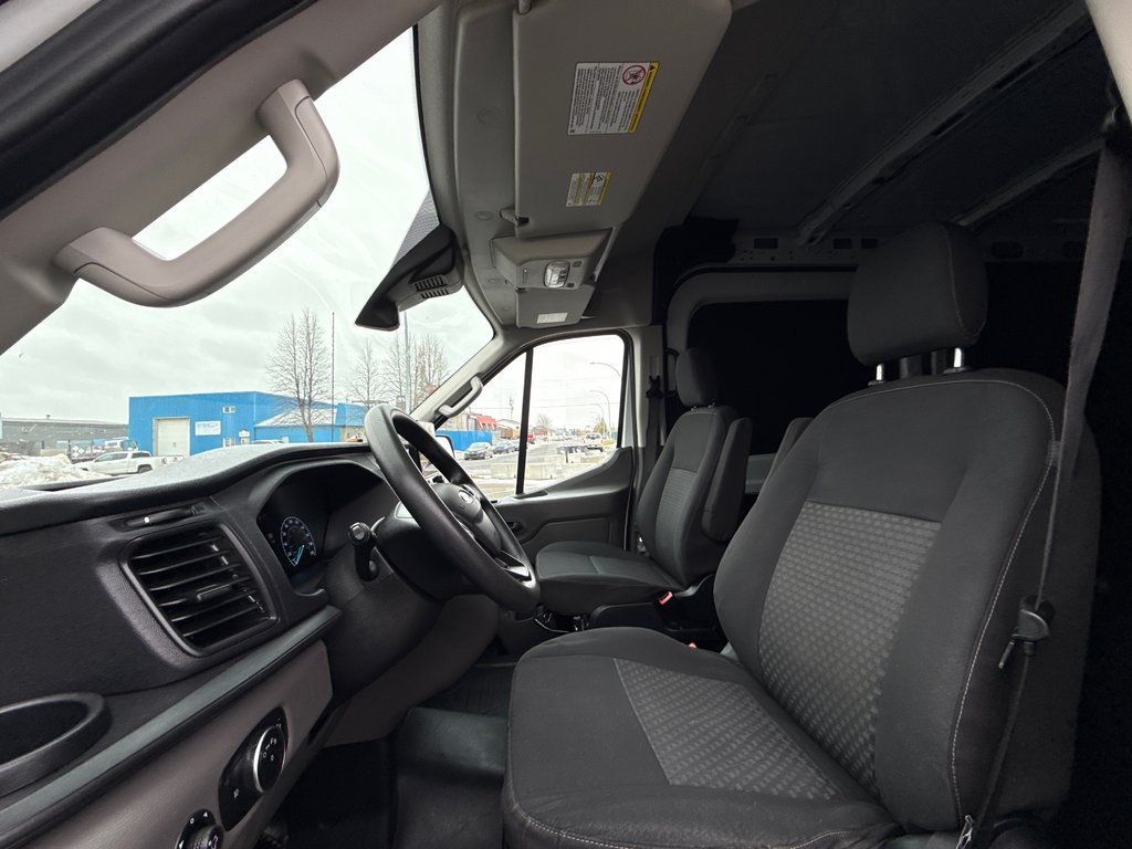 Ford Transit Cargo Van T-250 Medium Roof 148' 2020 à Repentigny, Québec - 15 - w1024h768px