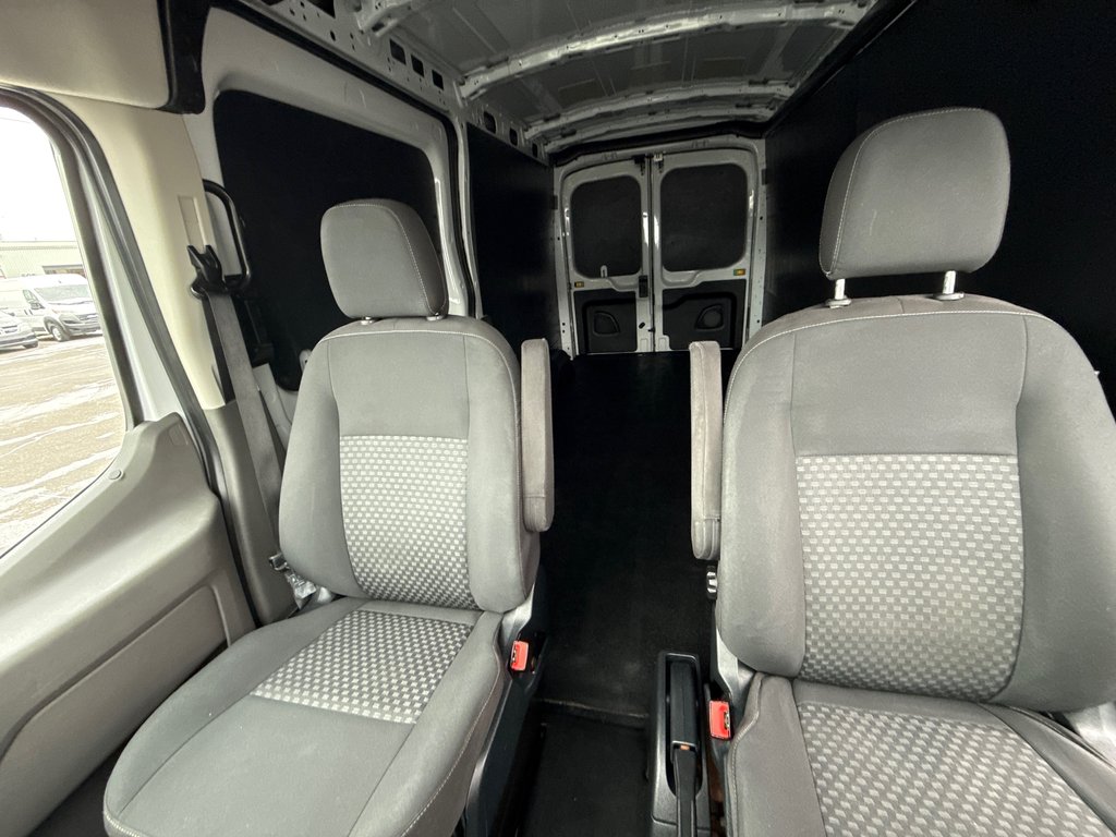 Ford Transit Cargo Van T-250 Medium Roof 148' 2020 à Repentigny, Québec - 16 - w1024h768px
