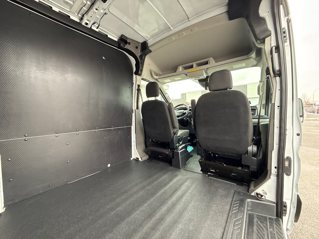 Ford Transit Cargo Van T-250 Medium Roof 148' 2020 à Repentigny, Québec - 14 - w1024h768px