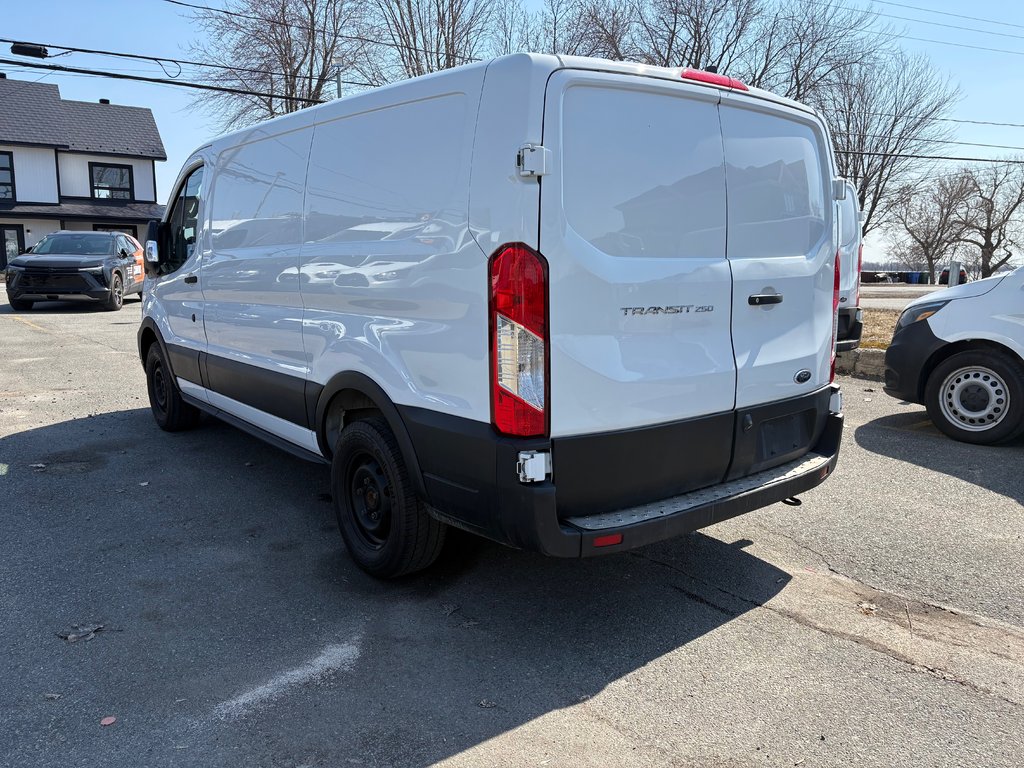 Ford Transit Cargo Van T-250 Low Roof 148'' 2020 à Repentigny, Québec - 8 - w1024h768px