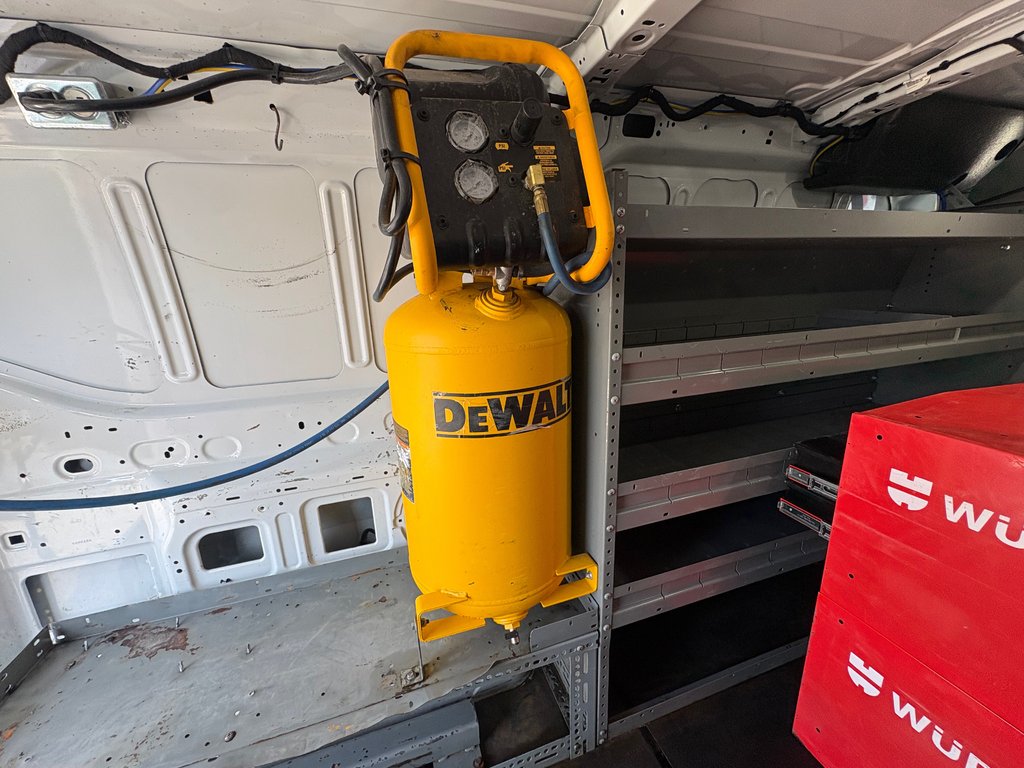 Ford Transit Cargo Van T-250 Low Roof 148'' 2020 à Repentigny, Québec - 10 - w1024h768px