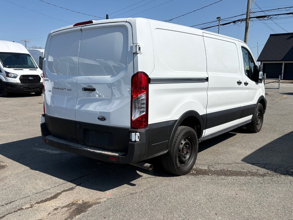 Ford Transit Cargo Van T-250 Low Roof 148'' 2020 à Repentigny, Québec - 6 - w1024h768px