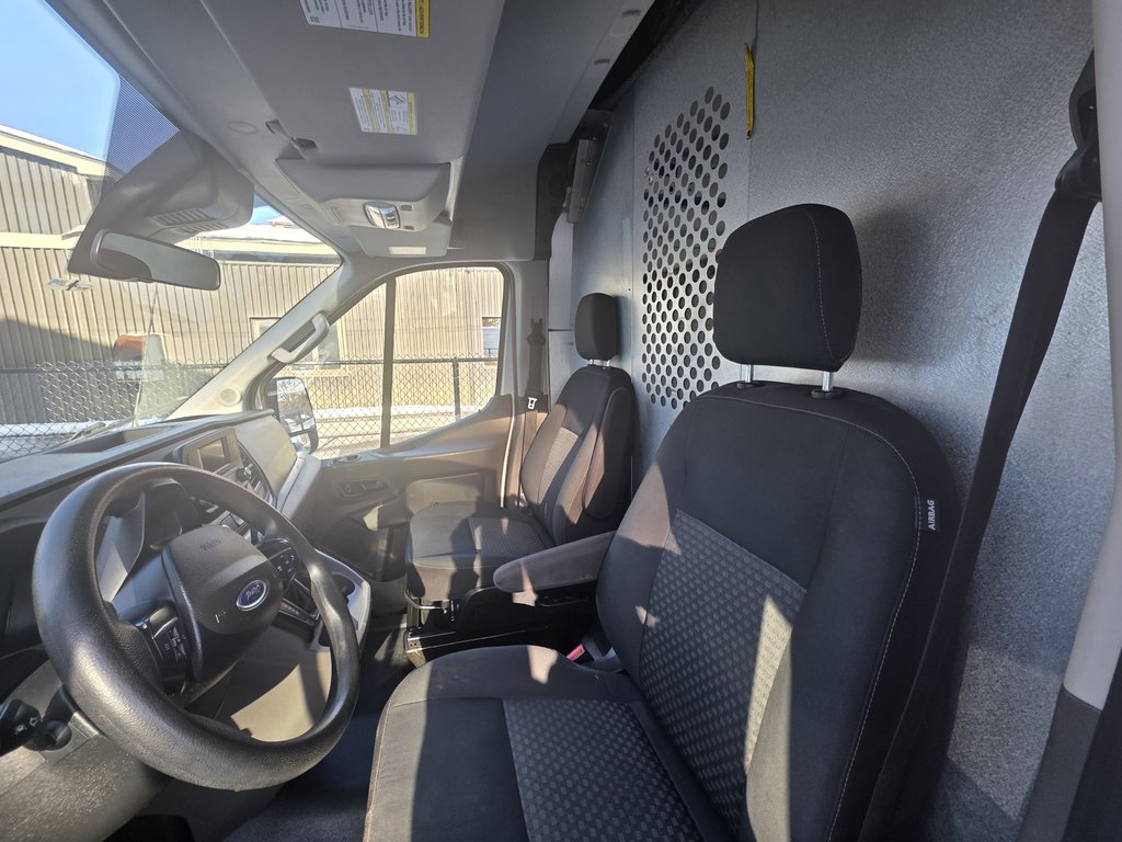 2020 Ford Transit Cargo Van T-250 Medium Roof 148' in Repentigny, Quebec - 11 - w1024h768px