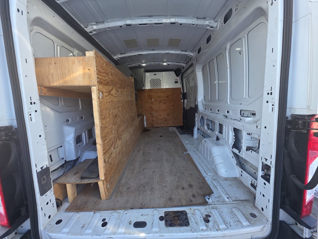 2020 Ford Transit Cargo Van T-250 Medium Roof 148' in Repentigny, Quebec - 9 - w1024h768px