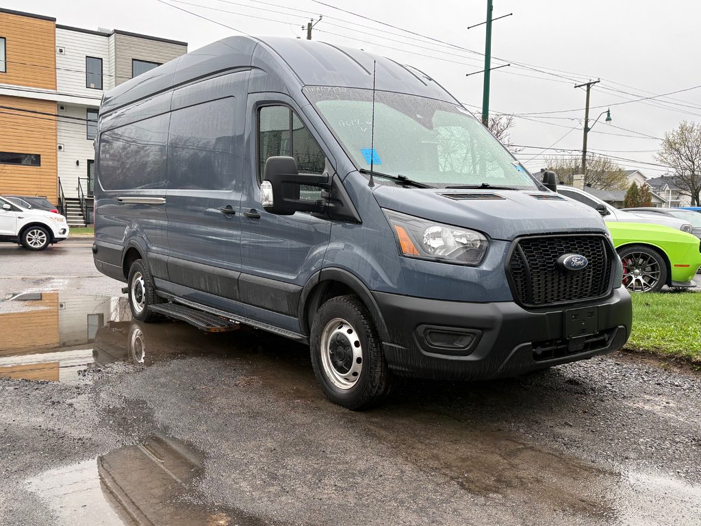 Ford Transit Cargo Van T-250 High Roof 148' EXT 2021 à Repentigny, Québec - 3 - w1024h768px