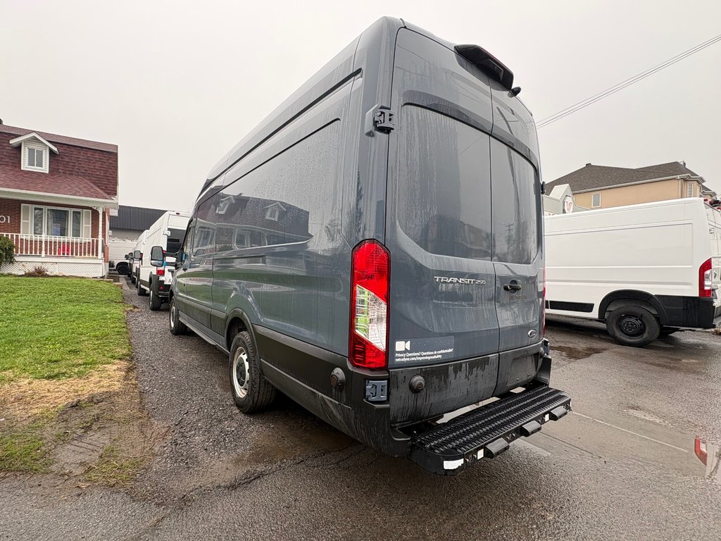 Ford Transit Cargo Van T-250 High Roof 148' EXT 2021 à Repentigny, Québec - 7 - w1024h768px
