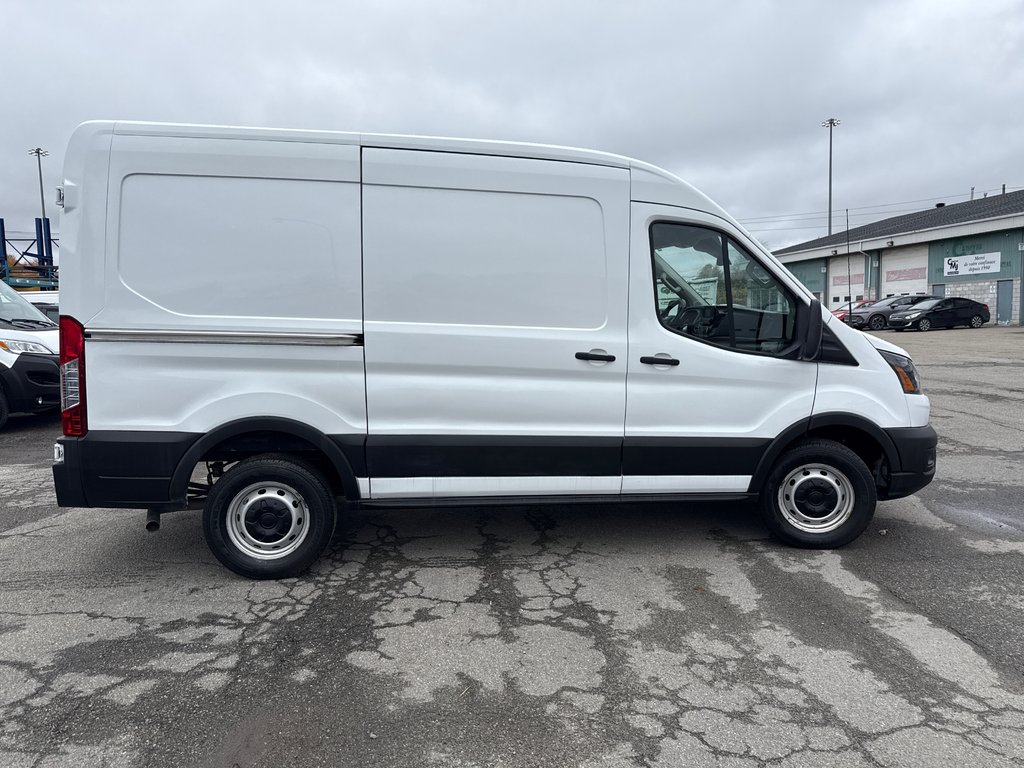 Ford Transit Cargo Van T-250 Medium Roof 130' 2022 à Repentigny, Québec - 7 - w1024h768px