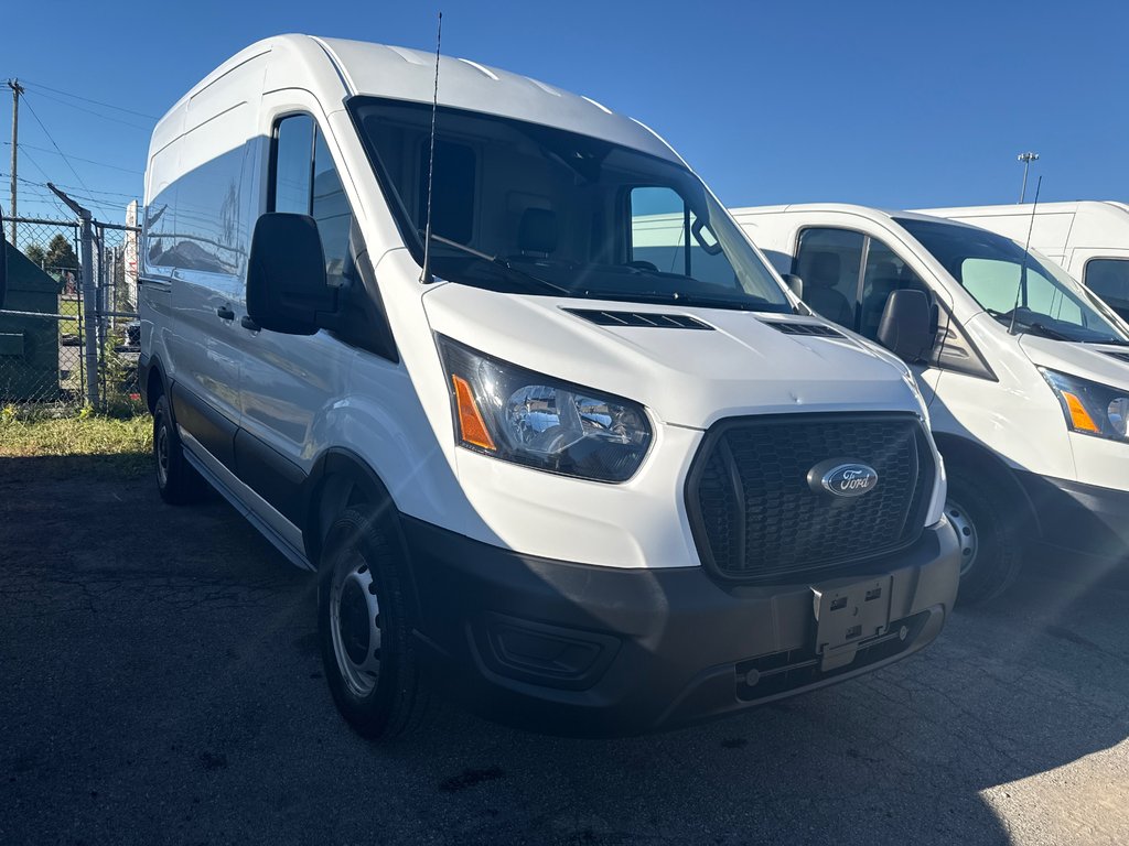 Ford Transit Cargo Van T-250 Medium Roof 130' 2022 à Saint-Sulpice, Québec - 17 - w1024h768px