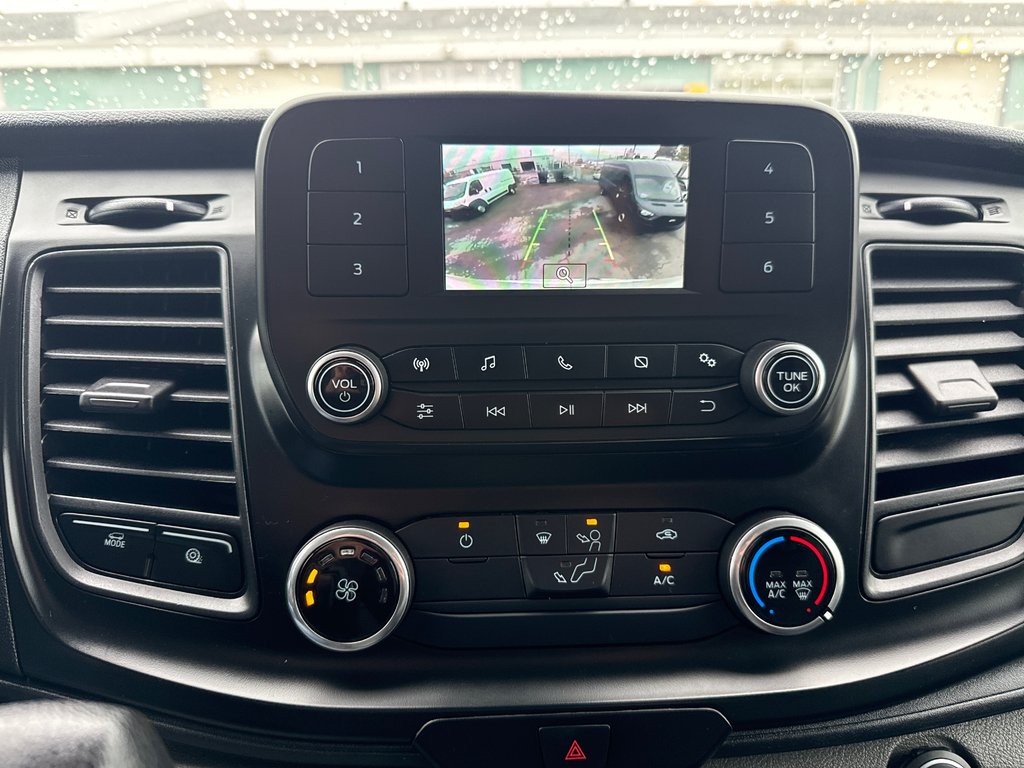 Ford Transit Cargo Van T-250 Medium Roof 130' 2022 à Repentigny, Québec - 19 - w1024h768px