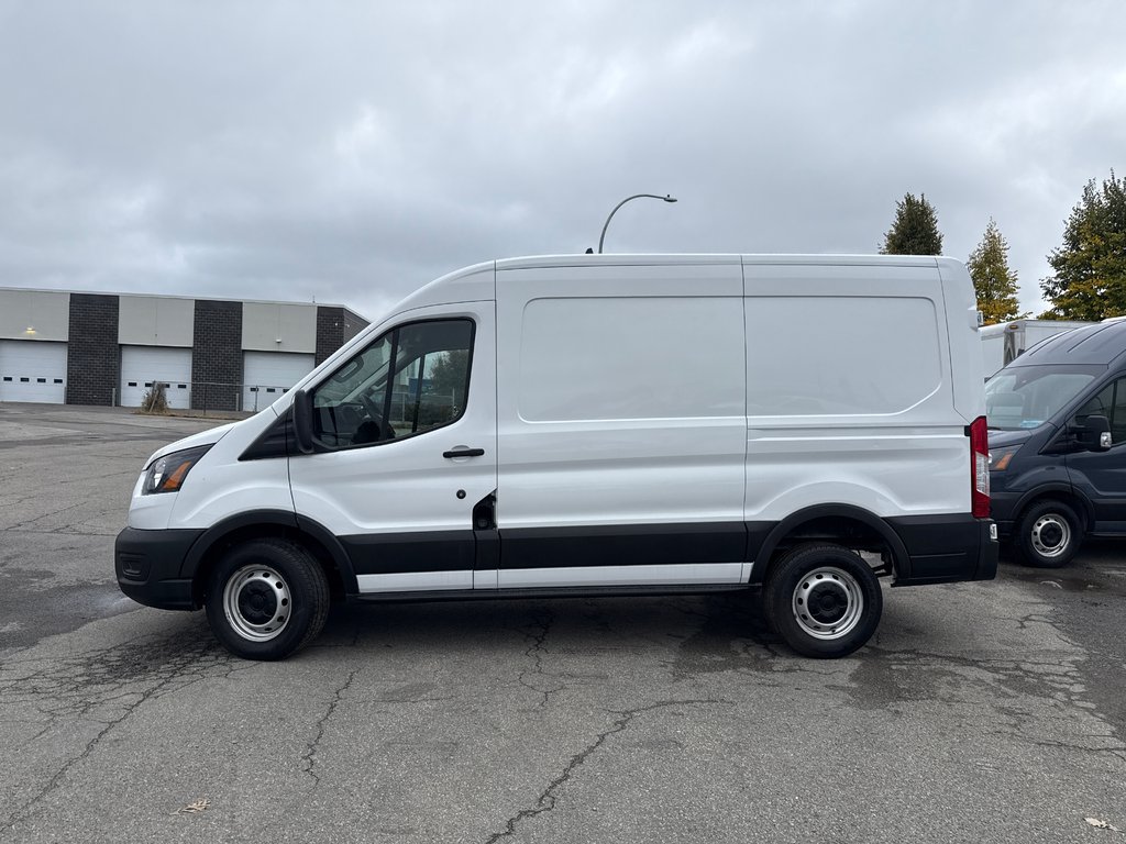 Ford Transit Cargo Van T-250 Medium Roof 130' 2022 à Repentigny, Québec - 2 - w1024h768px