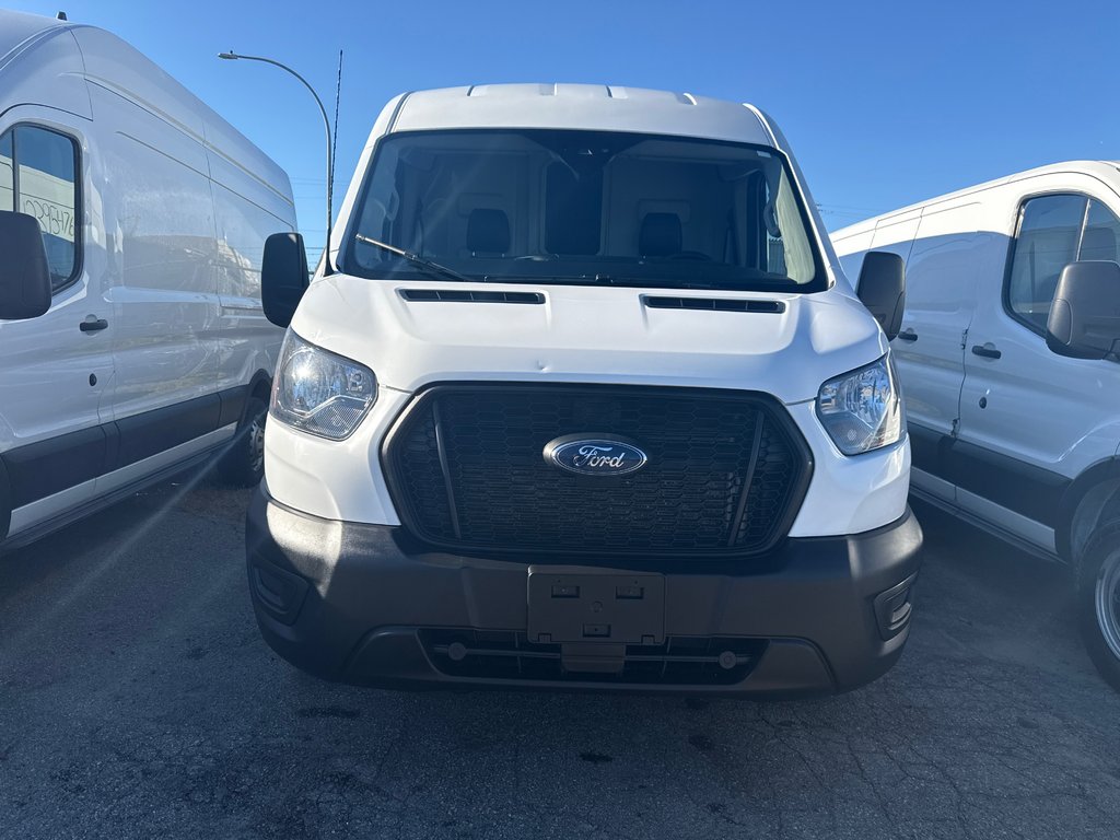 Ford Transit Cargo Van T-250 Medium Roof 130' 2022 à Saint-Sulpice, Québec - 2 - w1024h768px
