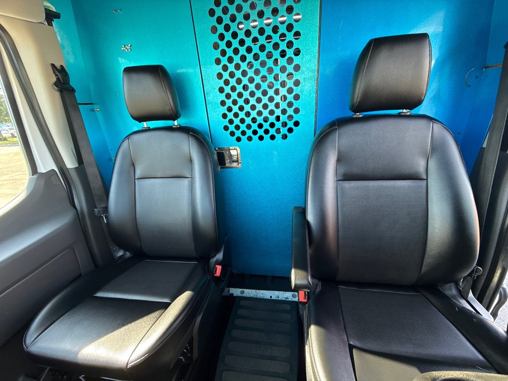 Ford Transit Cargo Van T-250 High Roof EL 148' EXT AWD 2022 à Saint-Sulpice, Québec - 11 - w1024h768px